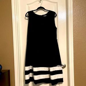 CALVIN KLEIN Black and White Midi Dress 🖤🤍